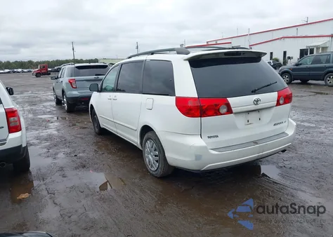 2007 Toyota Sienna Le z USA, uszkodzony, nr VIN 5TDZK23C07S063965